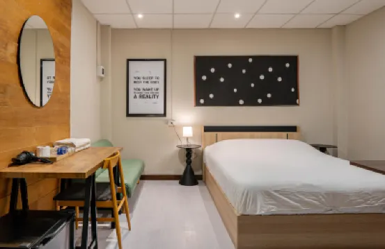 グース カフェ ナリヌクン スクール周辺のホテル