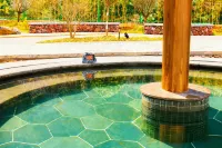 Hezhou Fuchuan Jiulongdong Wenquan Resort Hotel - Hot Springs