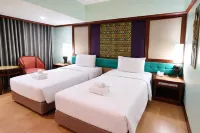 Asian Hotel - موقف سيارات