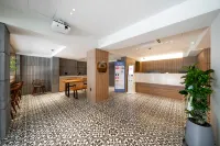 ชินชอน บราวน์ ดอท ชินชอน บรานช์ โรงแรมใกล้พิพิธภัณฑ์ภาพลวงตา