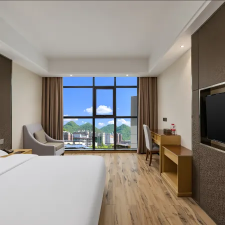 Rhine Hotel (Lichuan Tenglong Cave Tourist Center)