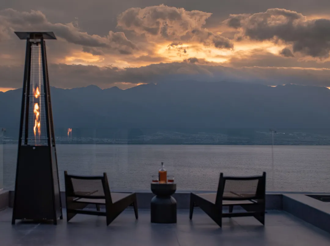 Dali Erhai Heart | Designer Villa · Full Seaview Music Vacation Art Homestay - Dali