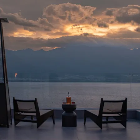 Dali Erhai Heart | Designer Villa · Full Seaview Music Vacation Art Homestay
