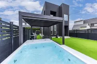 Galaxy Pool Resort - Parkering