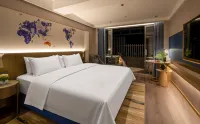 Kyriad Hotel (Tengchong East Lake Park Branch) - Parking