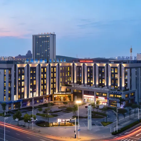 Bengbu South Station Wanda Moments Hotel