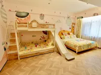 Rujia Ruibai Cloud Hotel (Linjiang Jiangxin Island Branch) Hotel di Linjiang