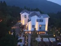 Ling Li Mu Li Holiday Hotel Hotel in zona Monte Drum