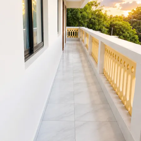 Beach Studio |2 Min Walk |Rooftop Ocean View |AC