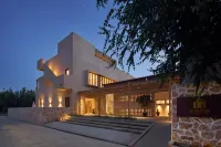 Dunhuang Xiyu Resort Homestay (Mingsha Mountain Crescent Spring) - Barer