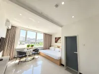 Warm Sun · SunnyHaven | Leisure Homestay (Wudan Bus Station) - parking