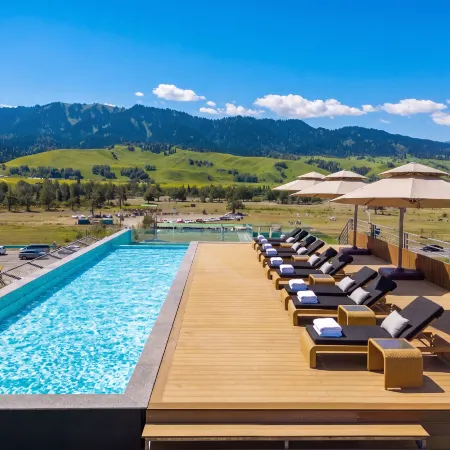 Luxman SEMAN · Cloud Horizon Infinity Pool Panoramic Designer Homestay