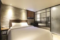 Velin Hotel - Inns