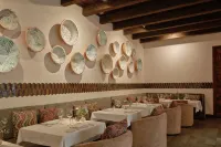 Hospes Palacio del Bailio - parking
