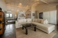 Suite Lanka - parking