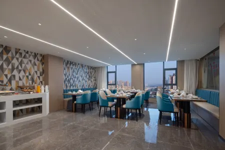 Shenzhen LATOYY HOTEL Hotel (Longyuan Subway Station) Отели рядом с достопримечательностью «Caiyun Gymnasium»