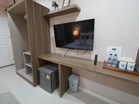 RoomQuest Prachin Buri Rojana Отели в г. Si Maha Phot