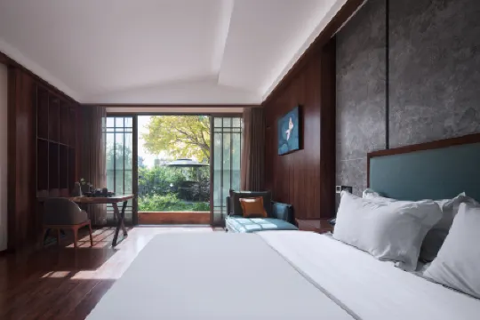 Leshan Yishang Oriental Xunyi Hotel