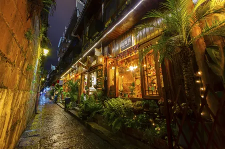 Mountain Rain River View Hote