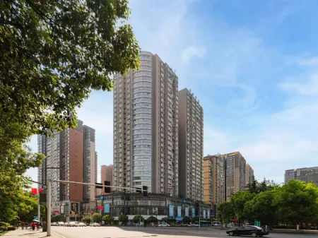 HanTing Hotel (Zunyi Zhuhai Road) Отели рядом с достопримечательностью «Zunyi Museum»