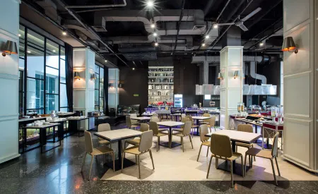 Sparks Life Jakarta, ARTOTEL Curated Отели рядом со станцией Jakartakota Station