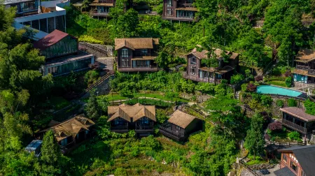 Yunyi's Courtyard Villa (Yunhe Terraced Field Scenic Area Store) Отели в г. Юньхэ