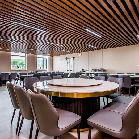 Yunshang No.8 · Mountain View Luxury Vacation Boutique Stay (Fengning Datanzhen)