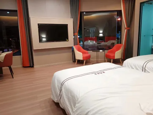 Hotels in Fucheng, Qamdo