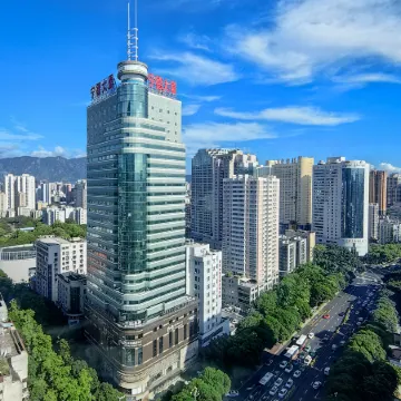 MERCURE FUZHOU DOWNTOWN Отели рядом с достопримечательностью «Фухуацзянский педагогический институт вторая начальная школа»