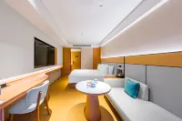 Ji Hotel (Panzhihua Park Renmin Street Branch) - parking