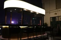 The Emperor Hotel - bar