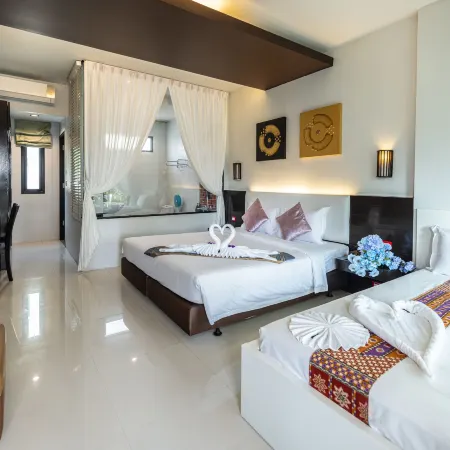 Blue Carina Hotel(Central Phuket)