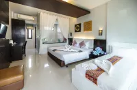 Blue Carina Hotel(Central Phuket)