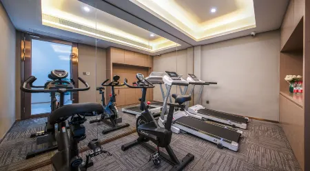 Days Hotel by Wyndham Foshan Nanhai Отели рядом с достопримечательностью «Golden Fifa Park»