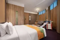 Allure Hotel Hotels in CSUFT/CSUST