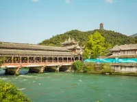 Xianshiyijiu Homestay（Dujiangyan lrrigation Project Scenic Spot Nanqiao Store） - غرفة مطلة على الجبل