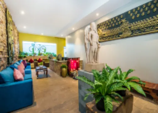 Samnak Lounge Hotels near Psa Krom Market