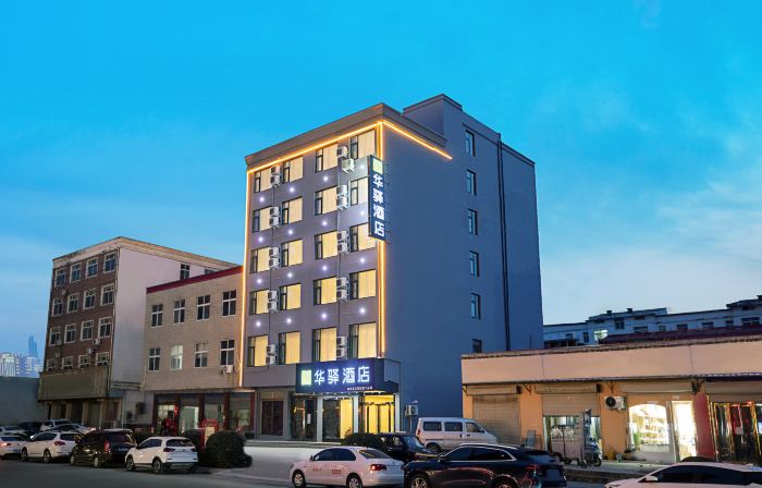 Ru Jia Huayi Hotel (Linying Dongfang International Yizhou City)