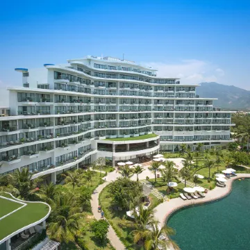 Cam Ranh Riviera Beach Resort & Spa