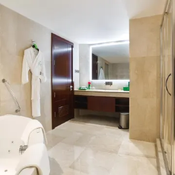 Holiday Inn DHAKA CITY CENTRE by IHG