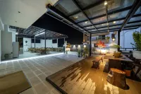 Qijiantang Designer Hotel Hotels in Menghai