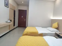 Shuangxin Business Hotel (Gaozhuang Starlight Night Market)