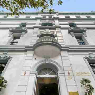 Pacific House Hostel Hotel Exterior