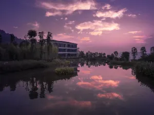 Chengdu Shiyue Forest Hotel