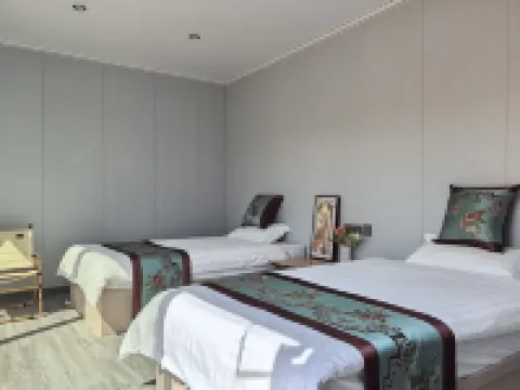 Moke Ye Lulu tent camp