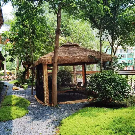 BamabainiaozhuangHotel