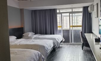 Yichun Wanyun Holiday Hotel (Yichun Mingyue Mountain Airport Branch)