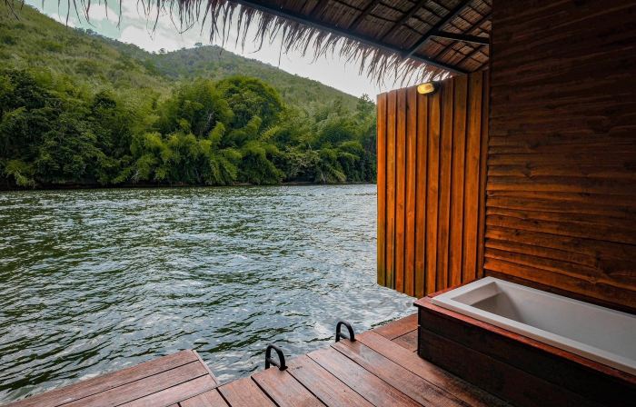 The Hub Erawan Resort