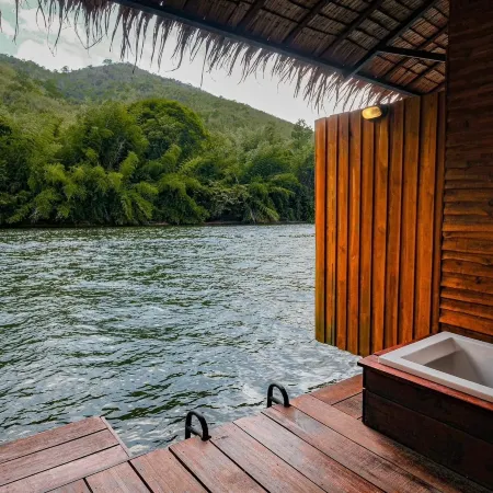 The Hub Erawan Resort