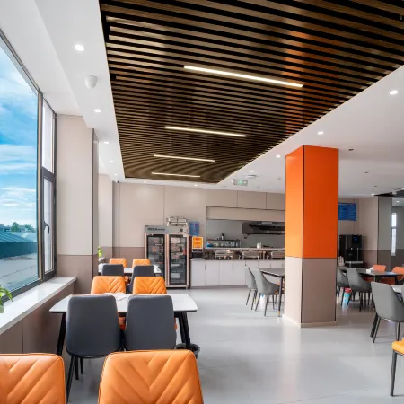 Golmud Molandi Hotel